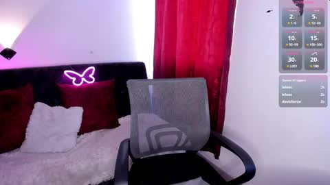 Snapshot of lili_thomson chatting on 4, 3, 2025 Nataly online show from 4, 3, 2025