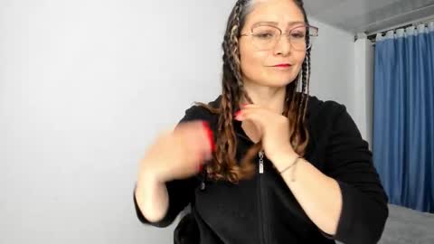 Snapshot of lilia344965 chatting on 11, 10, 2025 liliamilf online show from 11, 10, 2025
