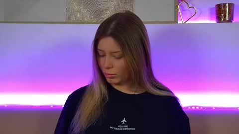 Mia online show from 9, 2, 2025