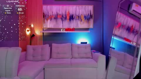 Snapshot of lilian_vergara chatting on 9, 5, 2026 holis soy lily chang no olvides el pulgar arriba es muy importante para mi 3 independent model online show from 9, 5, 2026