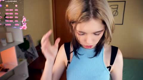 Snapshot of liliandaniels chatting on 7, 3, 2025 Lilian online show from 7, 3, 2025
