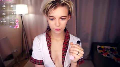 Snapshot of liliandaniels chatting on 7, 10, 2025 Lilian online show from 7, 10, 2025