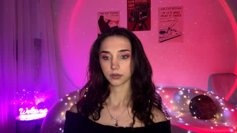 Lina online show from 6, 4, 2026