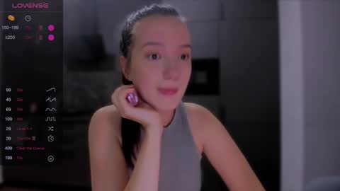 Snapshot of lililaluna chatting on 4, 10, 2025             ...  online show from 4, 10, 2025