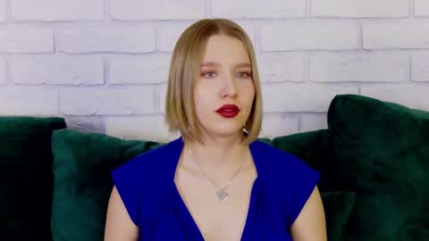 LiliLinn online show from 15, 2, 2025