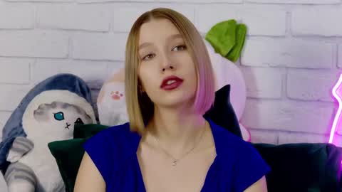 LiliLinn online show from 10, 3, 2025