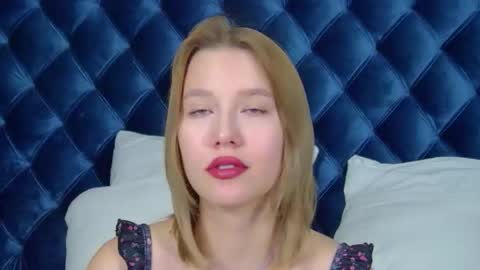 LiliLinn online show from 13, 10, 2025