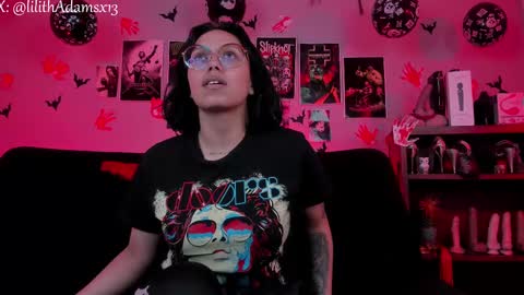 Snapshot of lilith_deveraux_ chatting on 10, 11, 2025 MISTRESS LILITH online show from 10, 11, 2025