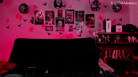 Snapshot of lilith_deveraux_ chatting on 14, 11, 2025 MISTRESS LILITH online show from 14, 11, 2025