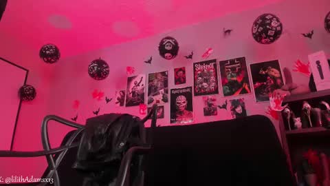 Snapshot of lilith_deveraux_ chatting on 22, 11, 2025 MISTRESS LILITH online show from 22, 11, 2025