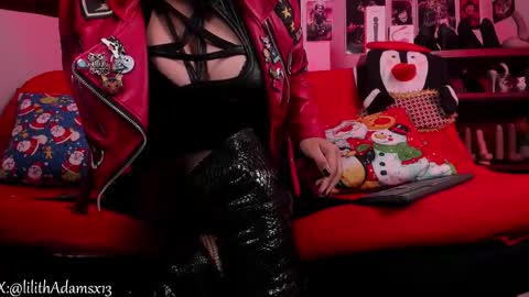 Snapshot of lilith_deveraux_ chatting on 3, 12, 2025 MISTRESS LILITH online show from 3, 12, 2025