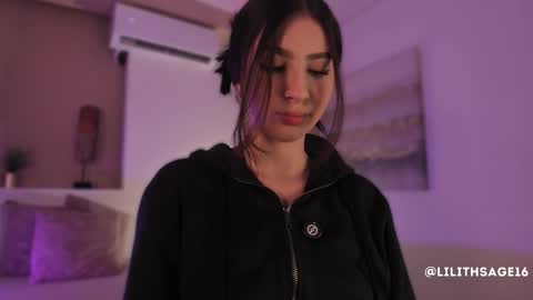 lilith_sage_ online show from 14, 11, 2025