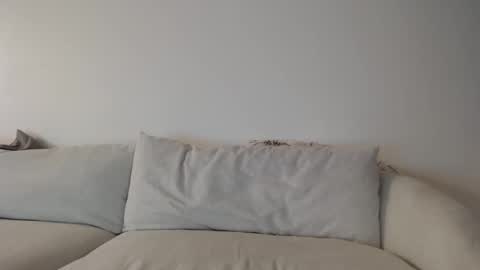 Snapshot of liljbby chatting on 12, 9, 2025 Jay please help me reach 50 thumbs up online show from 12, 9, 2025