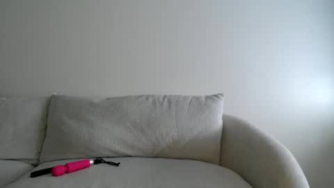 Snapshot of liljbby chatting on 7, 11, 2025 Jay please help me reach 50 thumbs up online show from 7, 11, 2025