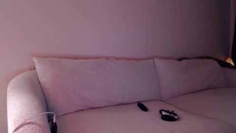 Snapshot of liljbby chatting on 24, 11, 2025 Jay please help me reach 50 thumbs up online show from 24, 11, 2025