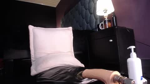 Snapshot of lilla_rossy chatting on 19, 10, 2025 lilla_rossy online show from 19, 10, 2025