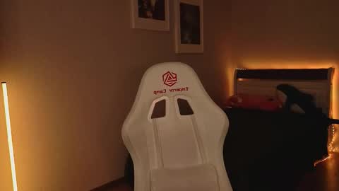 Snapshot of lillenul chatting on 18, 11, 2025 OLIVIAPVT IS OPEN online show from 18, 11, 2025