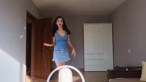 Lillian online show from 5, 10, 2025