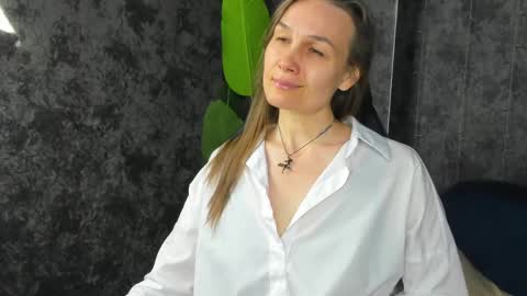 Snapshot of lillian_white1 chatting on 25, 4, 2026 lillian_white1 online show from 25, 4, 2026