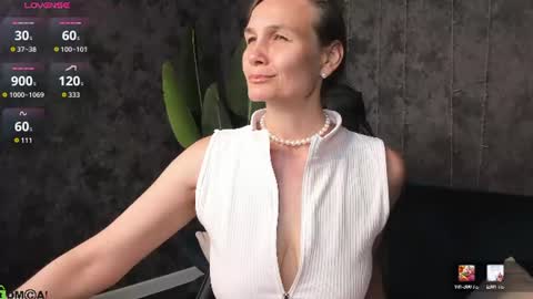 Snapshot of lillian_white1 chatting on 7, 7, 2026 lillian_white1 online show from 7, 7, 2026