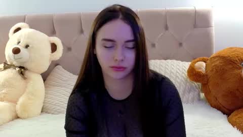 Snapshot of lilliana_moon chatting on 18, 10, 2025 lilliana_moon online show from 18, 10, 2025