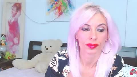 Lara online show from 13, 10, 2025