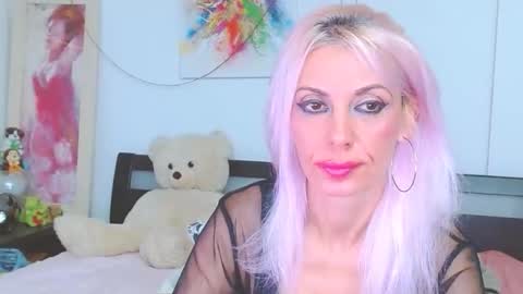 Lara online show from 18, 10, 2025