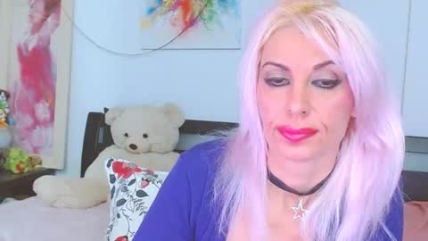 Lara online show from 9, 11, 2025