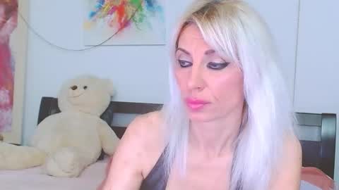 Lara online show from 19, 4, 2026