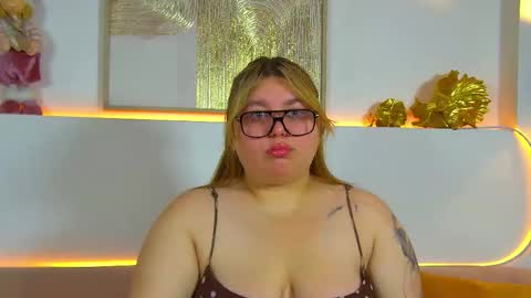 Snapshot of lillianhaig chatting on 22, 12, 2025 LillianHaig online show from 22, 12, 2025