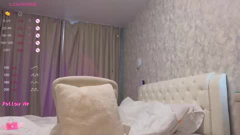 Lara Angel online show from 11, 10, 2025