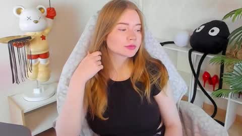 lillie_berry online show from 18, 10, 2025