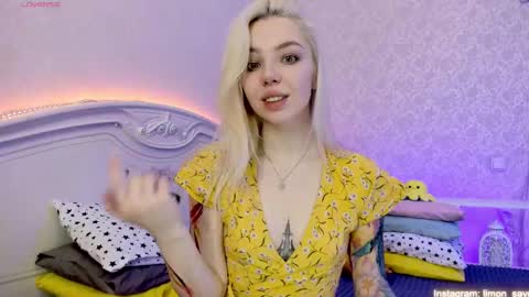 LilliMoore online show from 24, 1, 2025