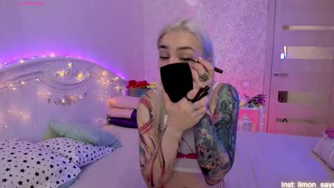 LilliMoore online show from 17, 9, 2025