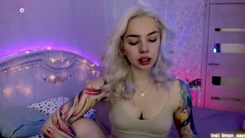 LilliMoore online show from 24, 9, 2025