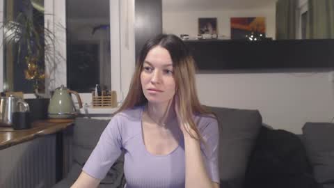 lilliyves online show from 5, 1, 2025