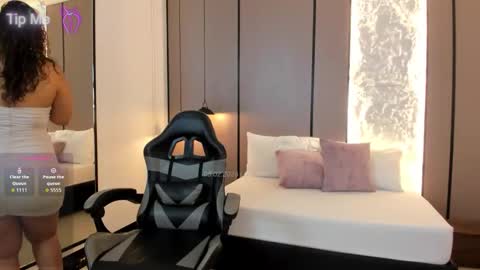 L I L L Y online show from 5, 2, 2026