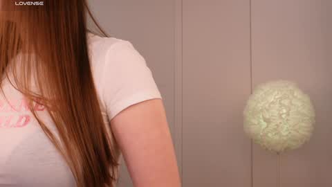 Lilly Colins online show from 29, 1, 2025