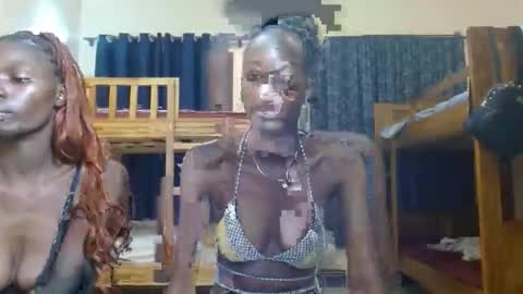 Snapshot of lilly_freak chatting on 9, 9, 2025 Des online show from 9, 9, 2025