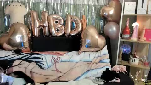 Snapshot of lilly_sweet02 chatting on 17, 12, 2025 lilly_sweet02 online show from 17, 12, 2025