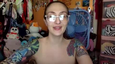 hi guys im back on here 3 online show from 7, 10, 2025