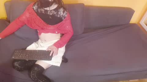 Snapshot of lillysissi chatting on 29, 10, 2025 Lilli Sissy SlutCat online show from 29, 10, 2025
