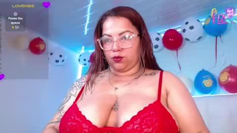 Snapshot of lillytitsxxx chatting on 9, 7, 2026 Lilly online show from 9, 7, 2026
