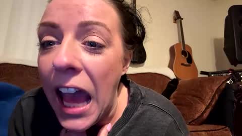 BrunetteBeauty online show from 5, 3, 2026