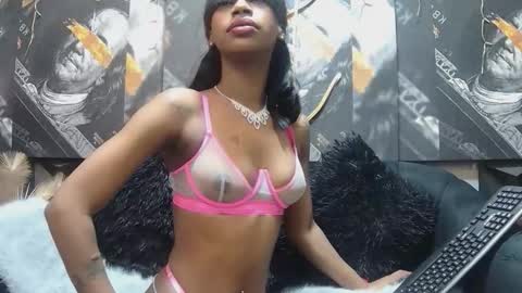 Snapshot of lilmissbaddiexxx chatting on 30, 5, 2026 lilmissbaddiexxx online show from 30, 5, 2026