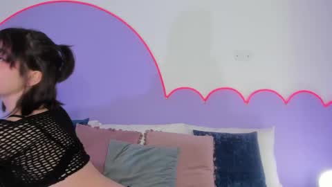 Lilou online show from 6, 3, 2025