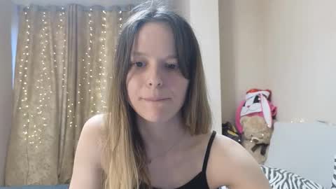 Snapshot of lily_and_jake chatting on 18, 12, 2025 lily_and_jake online show from 18, 12, 2025