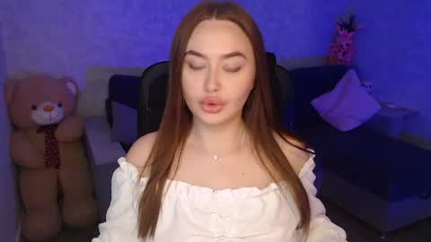 lily_baker_ online show from 29, 6, 2026