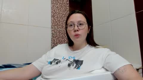 Lily Chays online show from 12, 10, 2025