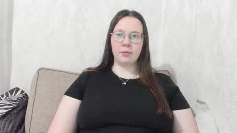Lily Chays online show from 18, 1, 2026